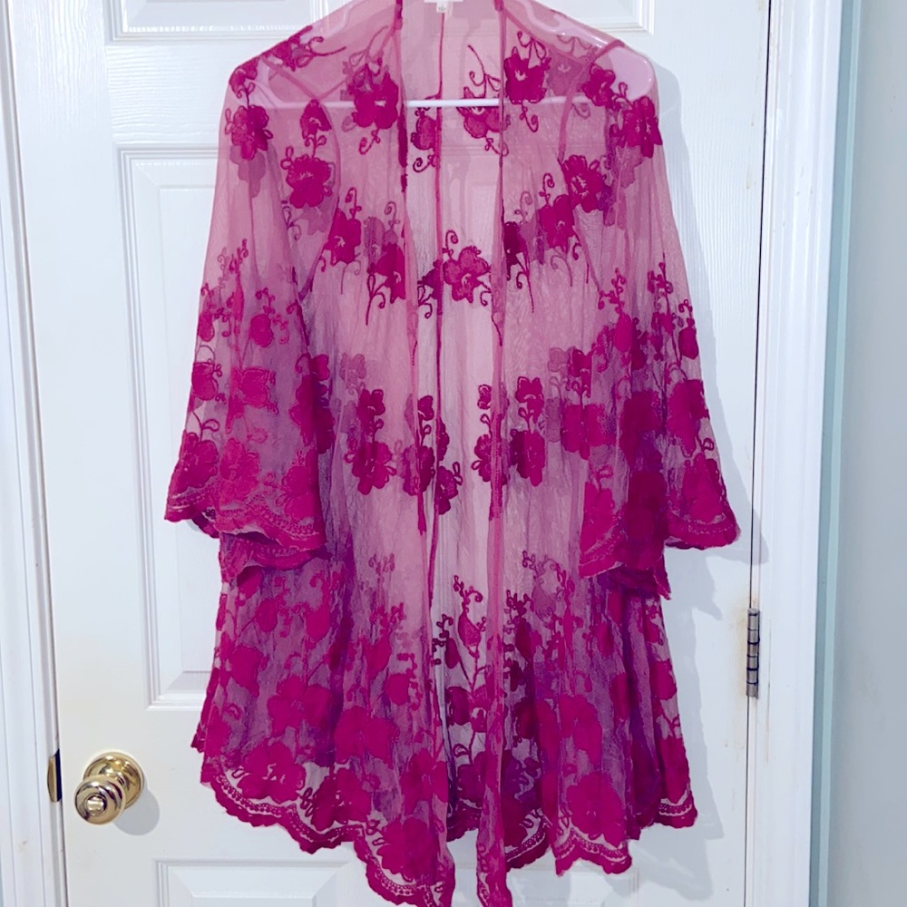 Sheer magenta floral stitched kimono. Size large. EUC. Smoke free home.
